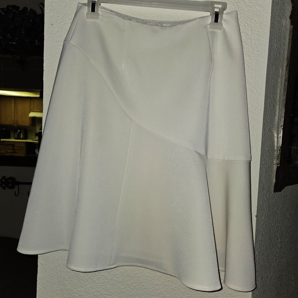 White House Black Market Cream Skirt Sz 4